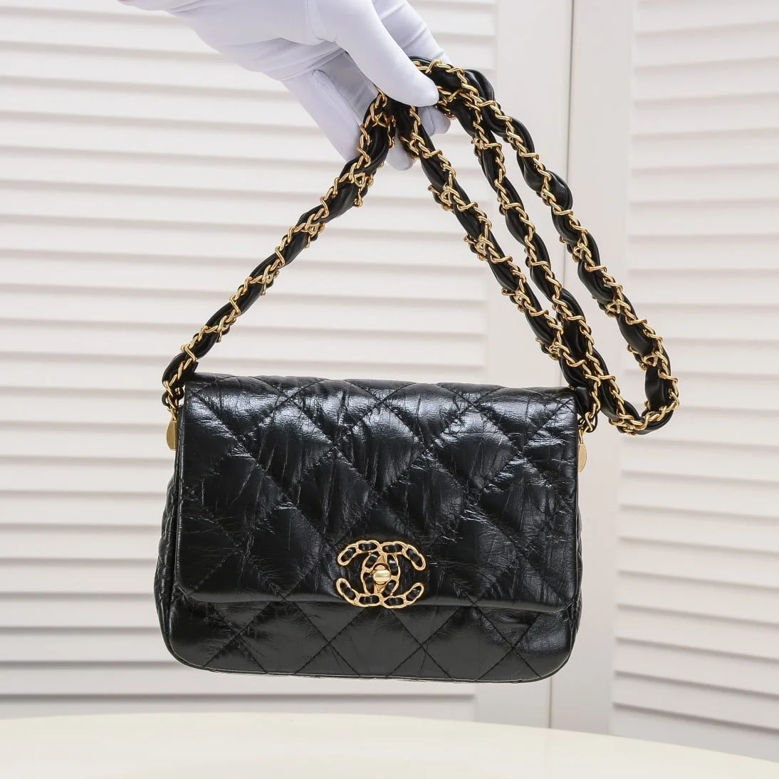 Chanel 23K cowhide strap shoulder bag 9112 size: 13.5*20.5*5cm - LITELUX