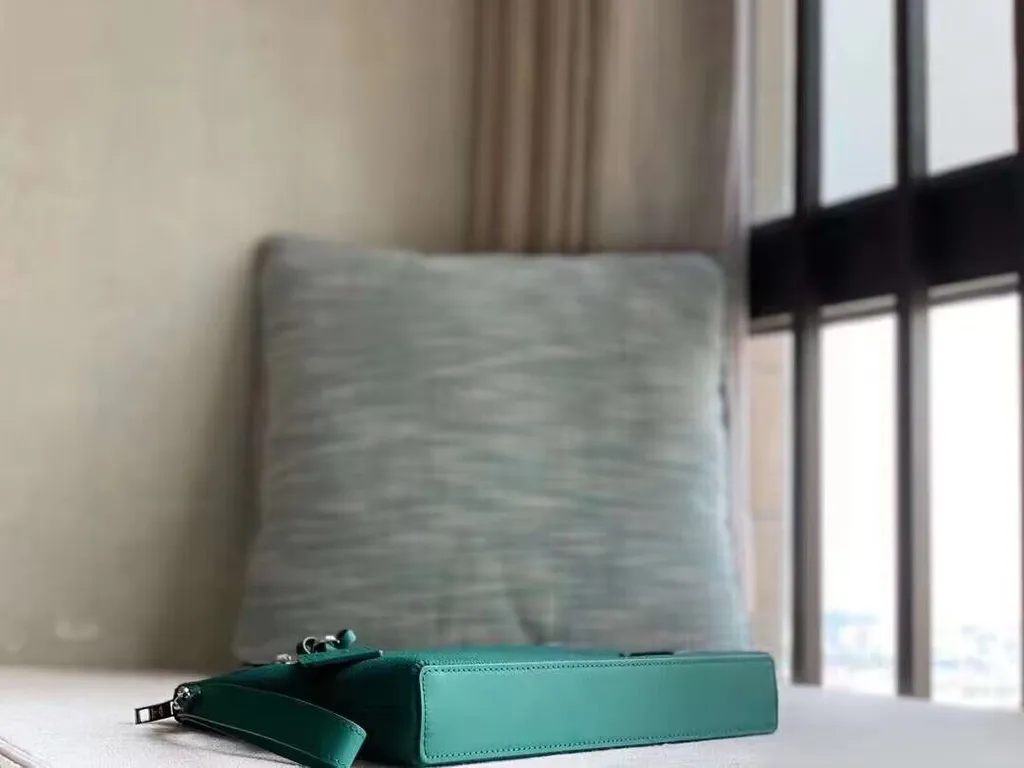 Louis Vuitton bag - LITELUX