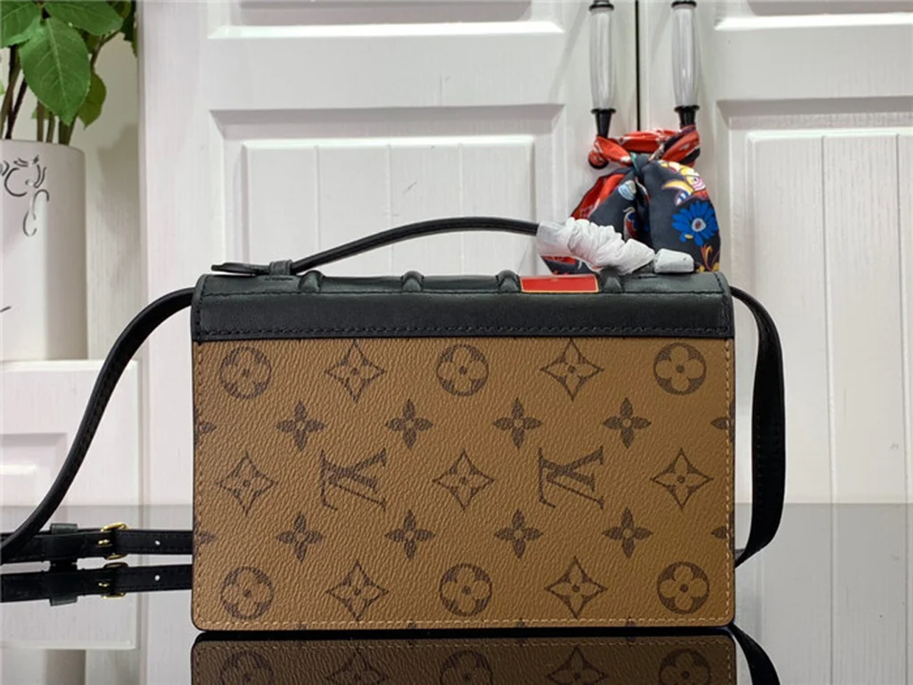 2023 Louis Vuitton Book Chain Wallet Bag M81830 - LITELUX