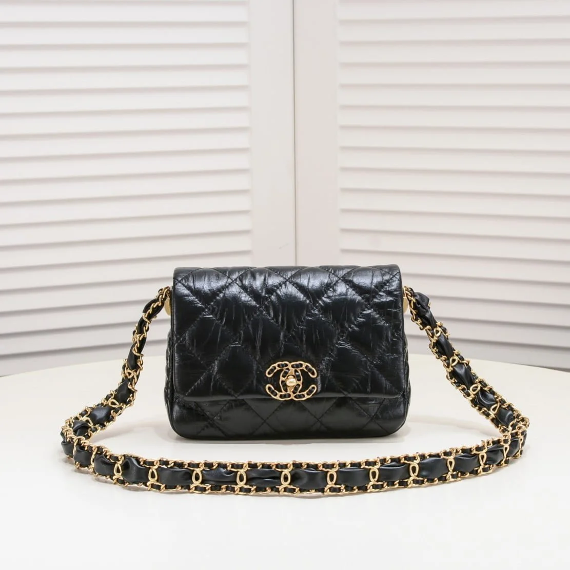 Chanel 23K cowhide strap shoulder bag 9112 size: 13.5*20.5*5cm - LITELUX
