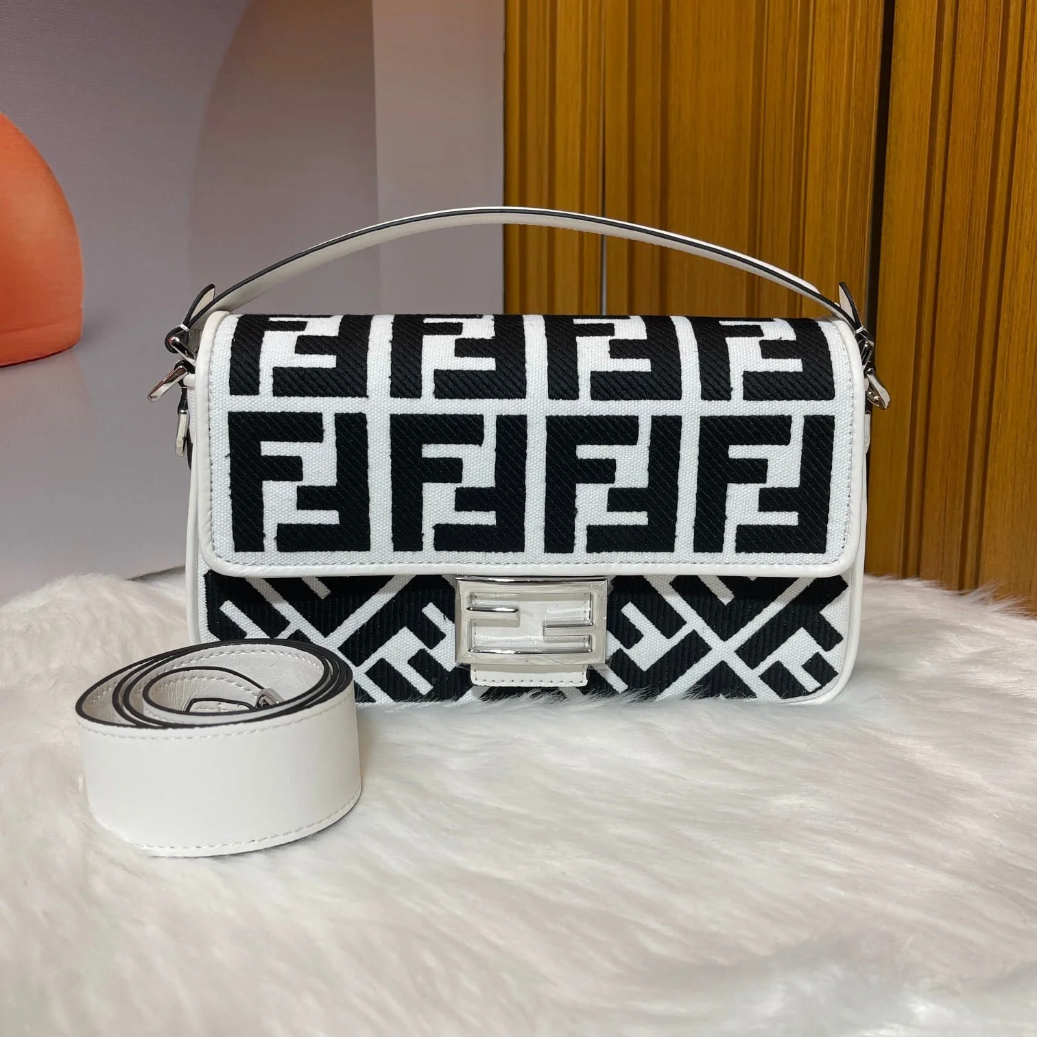 FENDI 2023 latest BAGUETTE bag with Leather strap F2029 Size:26-5-15CM - LITELUX