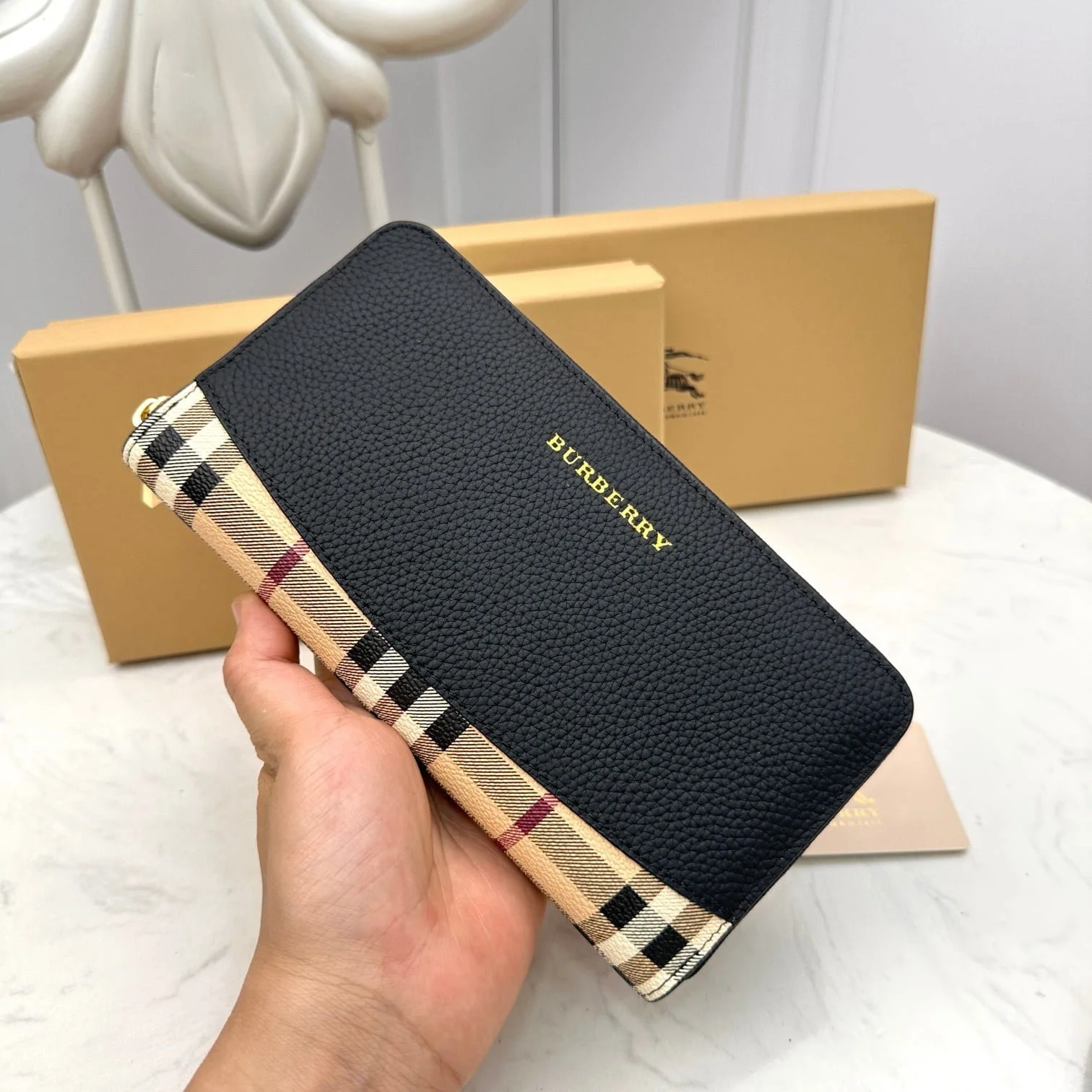 Burberry cowhide long wallet 6660101 size: 19*10*2.5cm - LITELUX