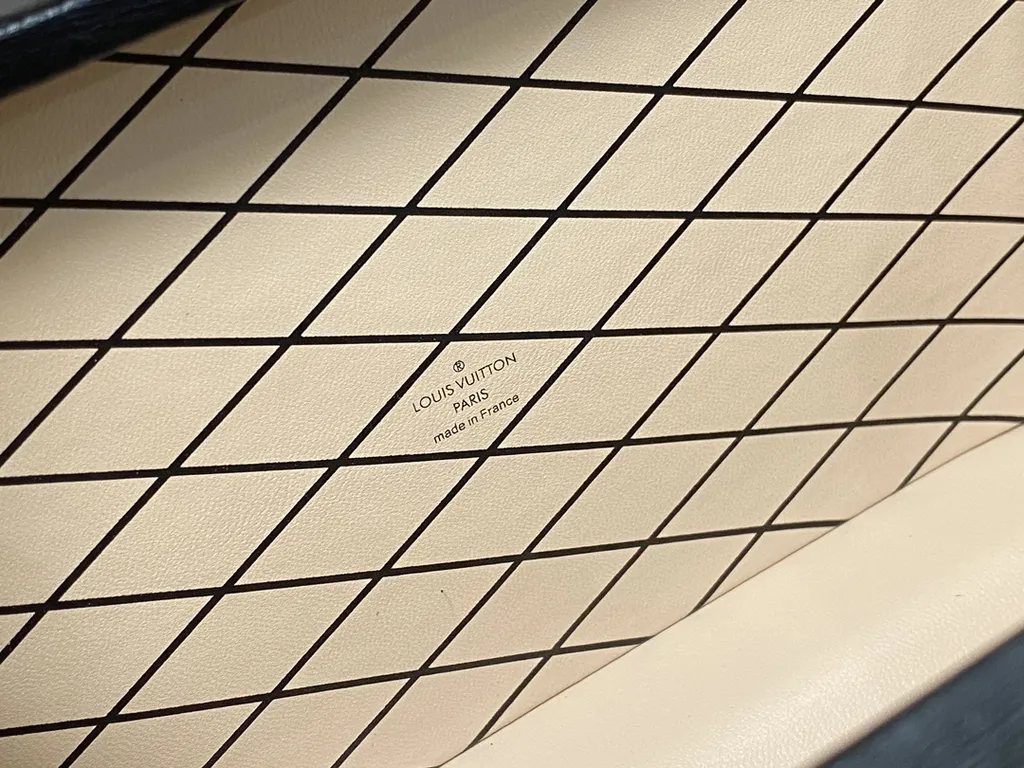 Louis Vuitton bag - LITELUX