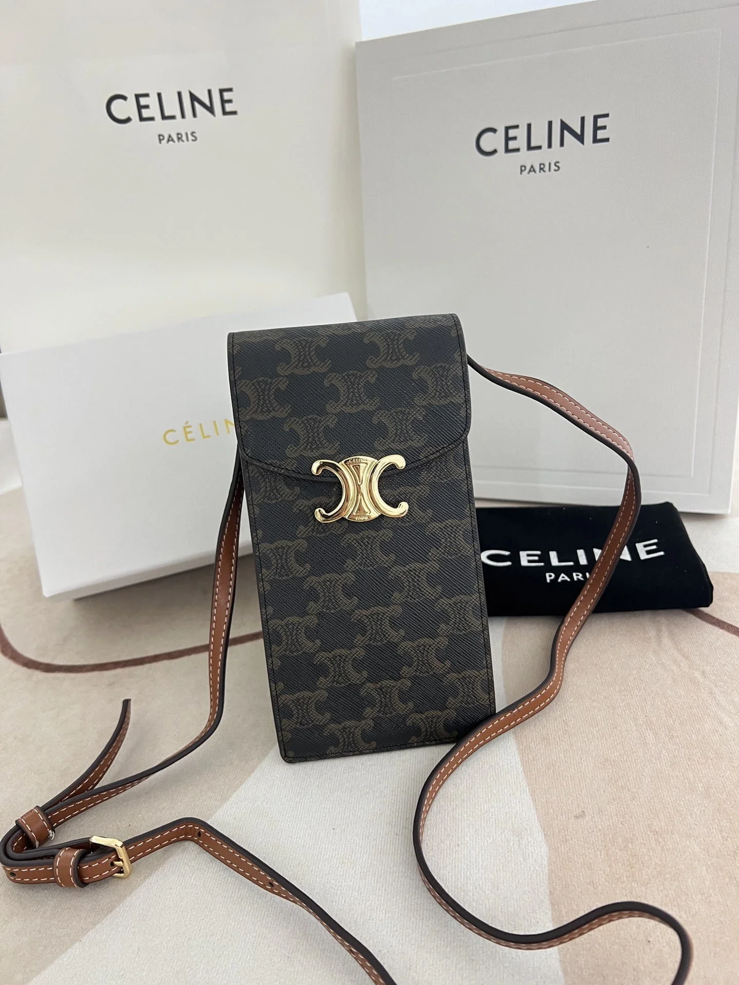 CELINE Mobile phone bag with leather strap Size: 10*2*19cm - LITELUX