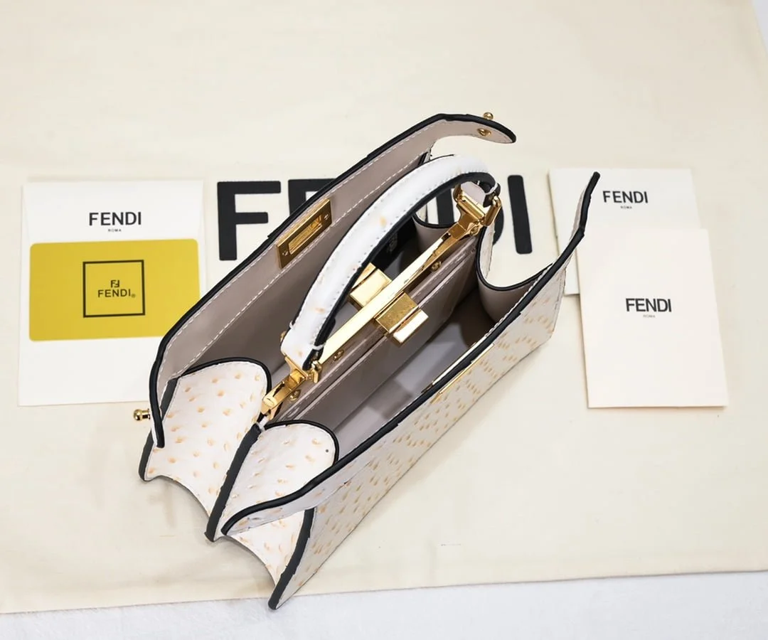 FENDI Peekaboo Cream White 23ss 335 Size: 20*15cm - LITELUX