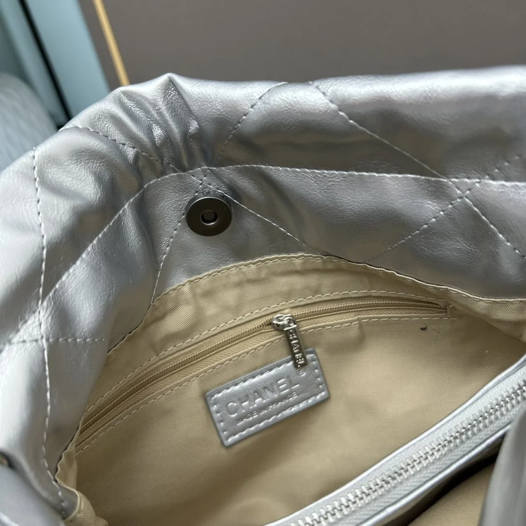 CHANEL Pearl garbage bag sliver size: 23*28*22*7cm - LITELUX
