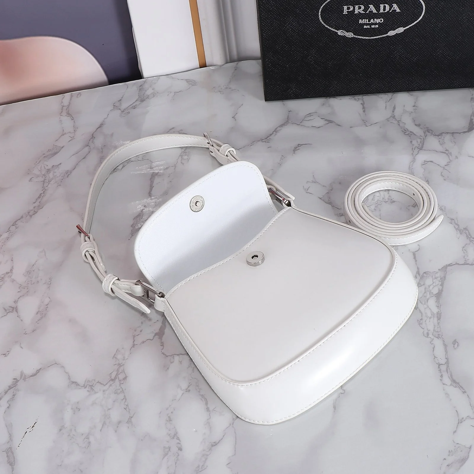 Prada hobo cleo Patent leather 611 white size:22*13cm - LITELUX