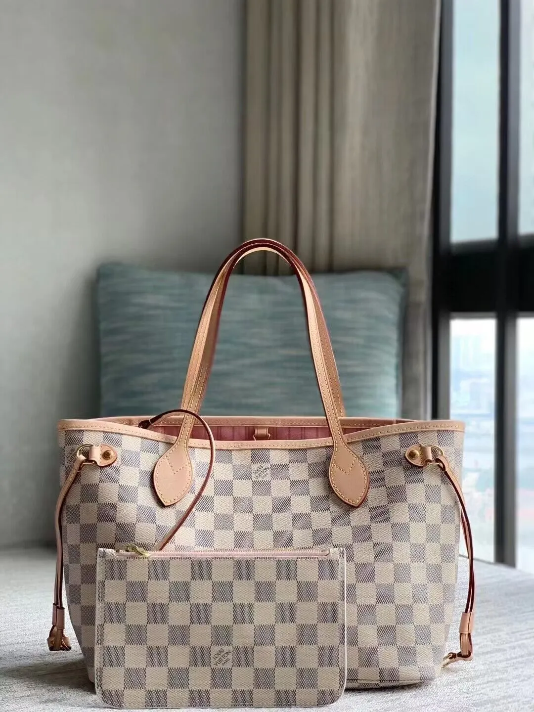 Louis Vuitton bag - LITELUX