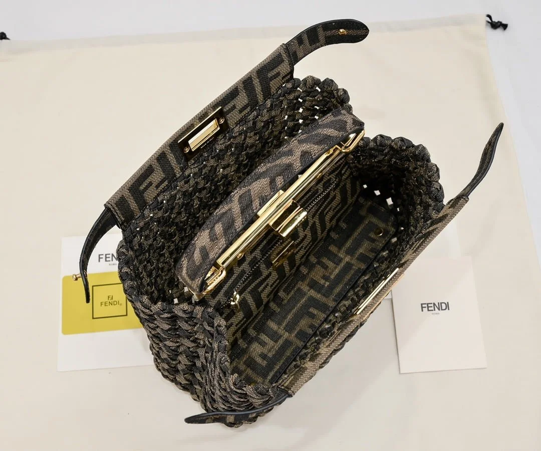 FENDI peekaboo knit Classic handbag 0363 Size: 23*7*18cm - LITELUX