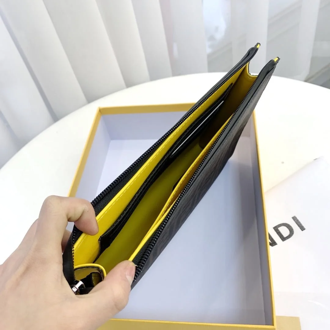 FENDI Large capacity Handbag Size: 20 * 30cm - LITELUX