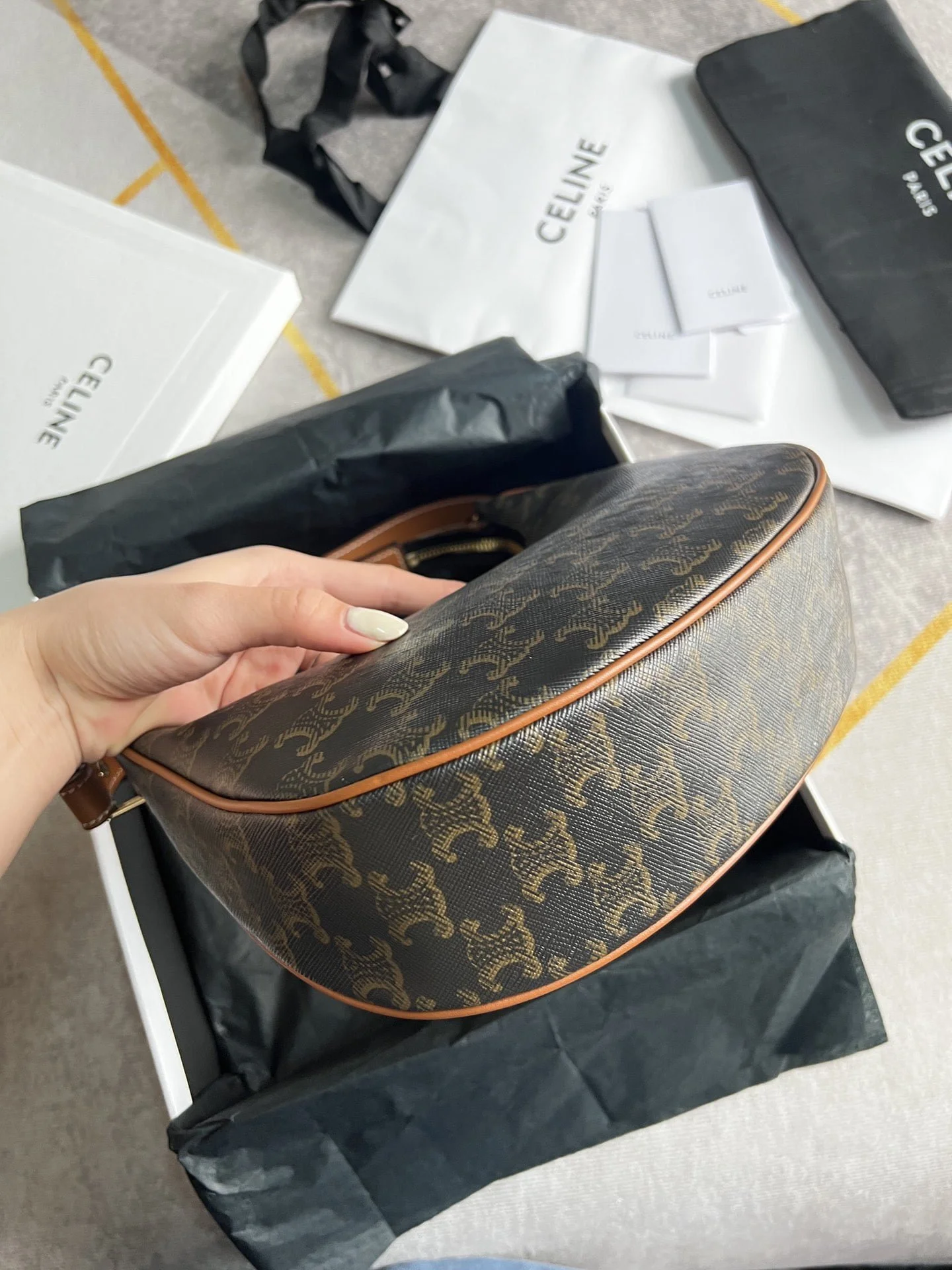CELINE presbycia cowhide underarm bag size: 23*19*7cm - LITELUX