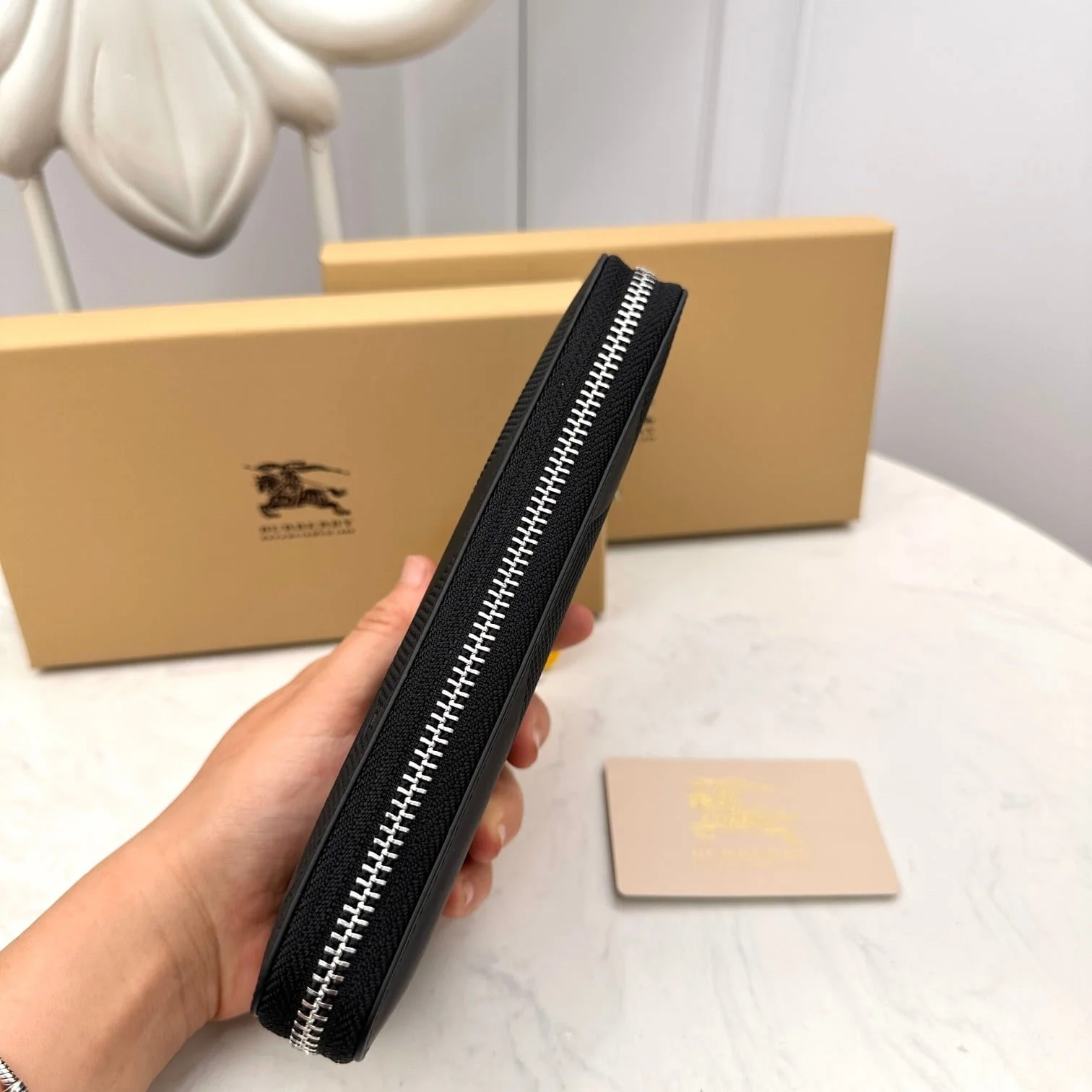 Burberry cowhide long wallet 6660105 size: 19*10*2.5cm - LITELUX