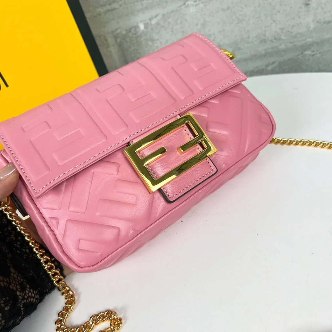 FENDI BAGUETTE Mini Chain Strap Pink Handbag Size: 4*18*11cm - LITELUX