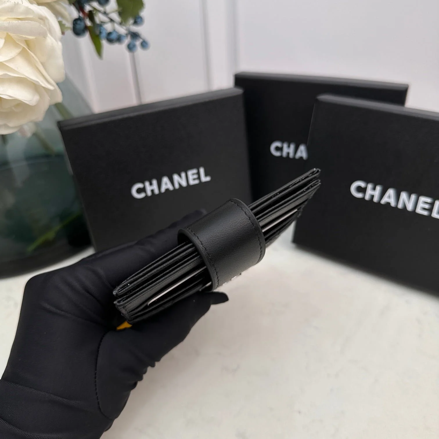 Chanel leather short card bag with gold and sliver hardware 609 size: 12*9cm - LITELUX