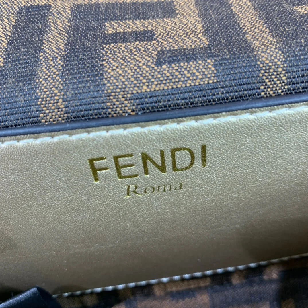 FENDI Fendace La Medusa Mini baguette bag Size: 20*13*5CM - LITELUX