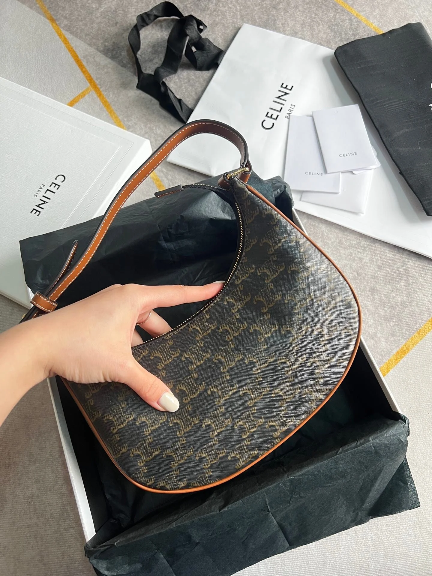 CELINE presbycia cowhide underarm bag size: 23*19*7cm - LITELUX