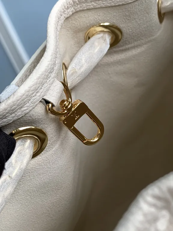 Louis Vuitton bag - LITELUX