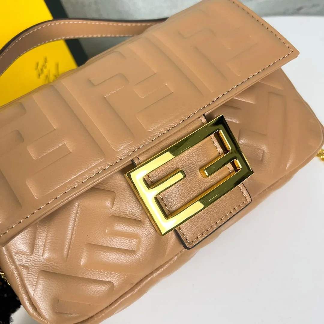 FENDI BAGUETTE Mini Chain Strap Earthy yellow Handbag Size: 4*18*11cm - LITELUX