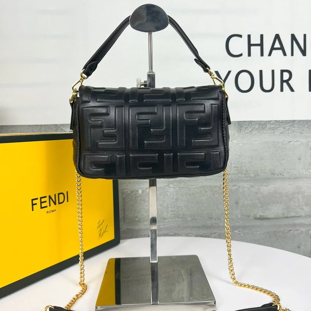 FENDI BAGUETTE Mini Chain Strap Black Handbag Size: 4*18*11cm - LITELUX