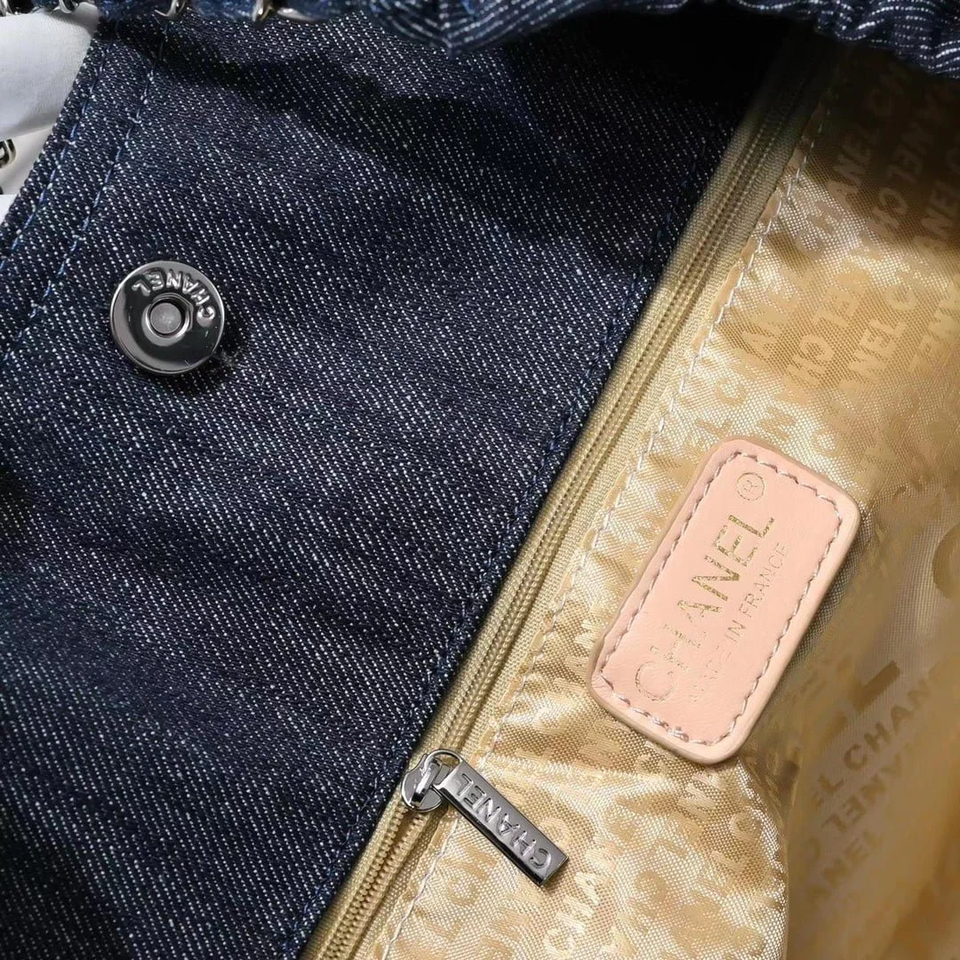 Chanel Denim shopping bag with a small wallet - LITELUX