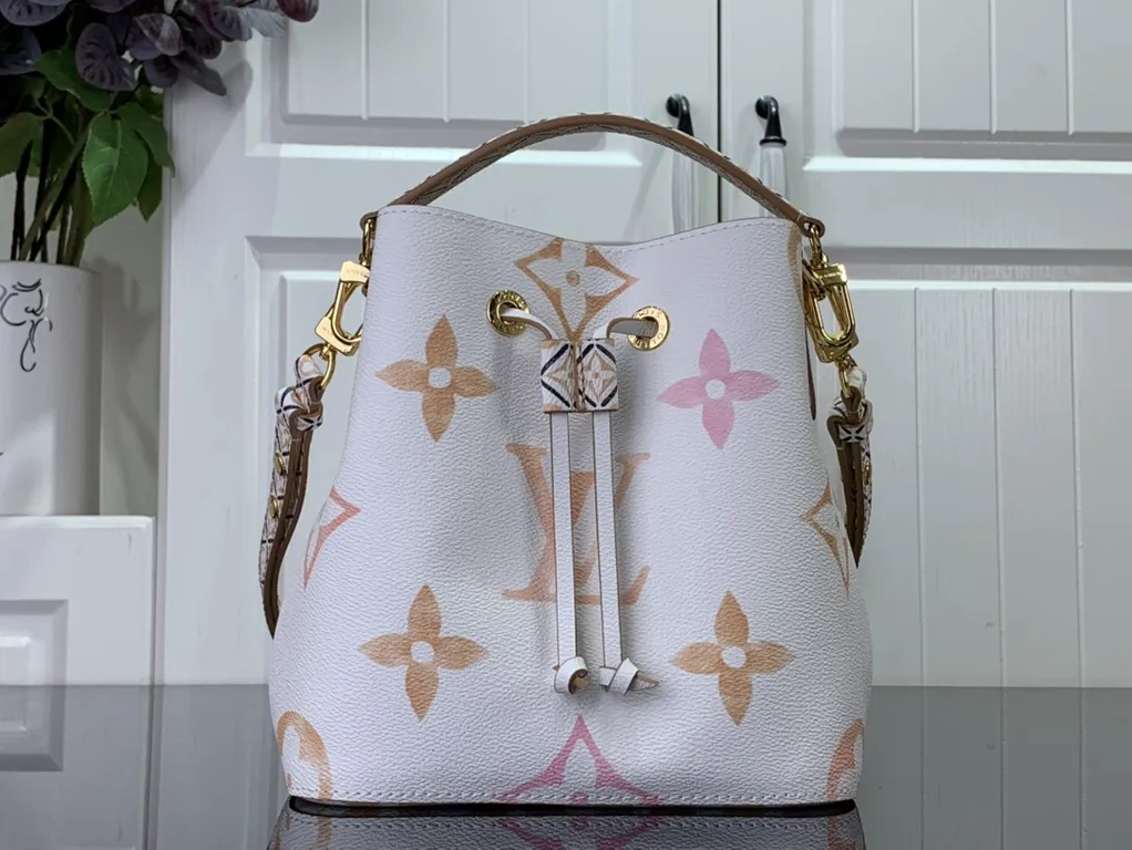 Louis Vuitton bag - LITELUX