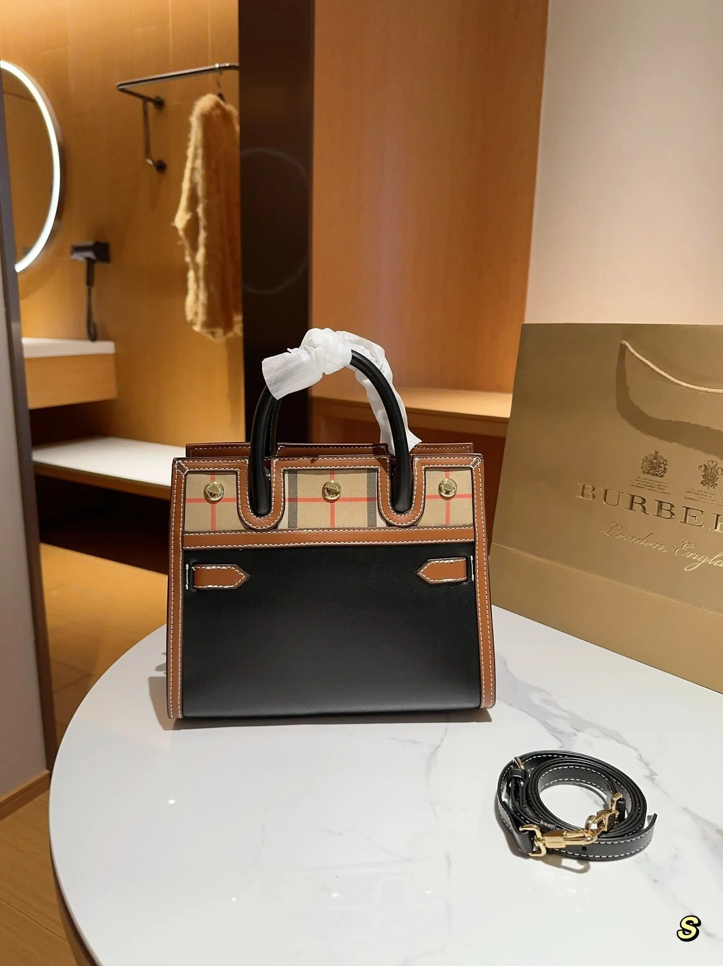 Burberry title Hand-held crossbody tote bag size: 26cm - LITELUX