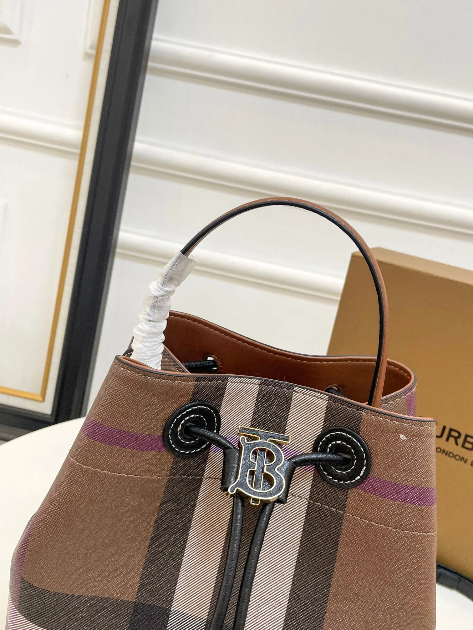 Burberry Bucket bag size: 26*8cm - LITELUX