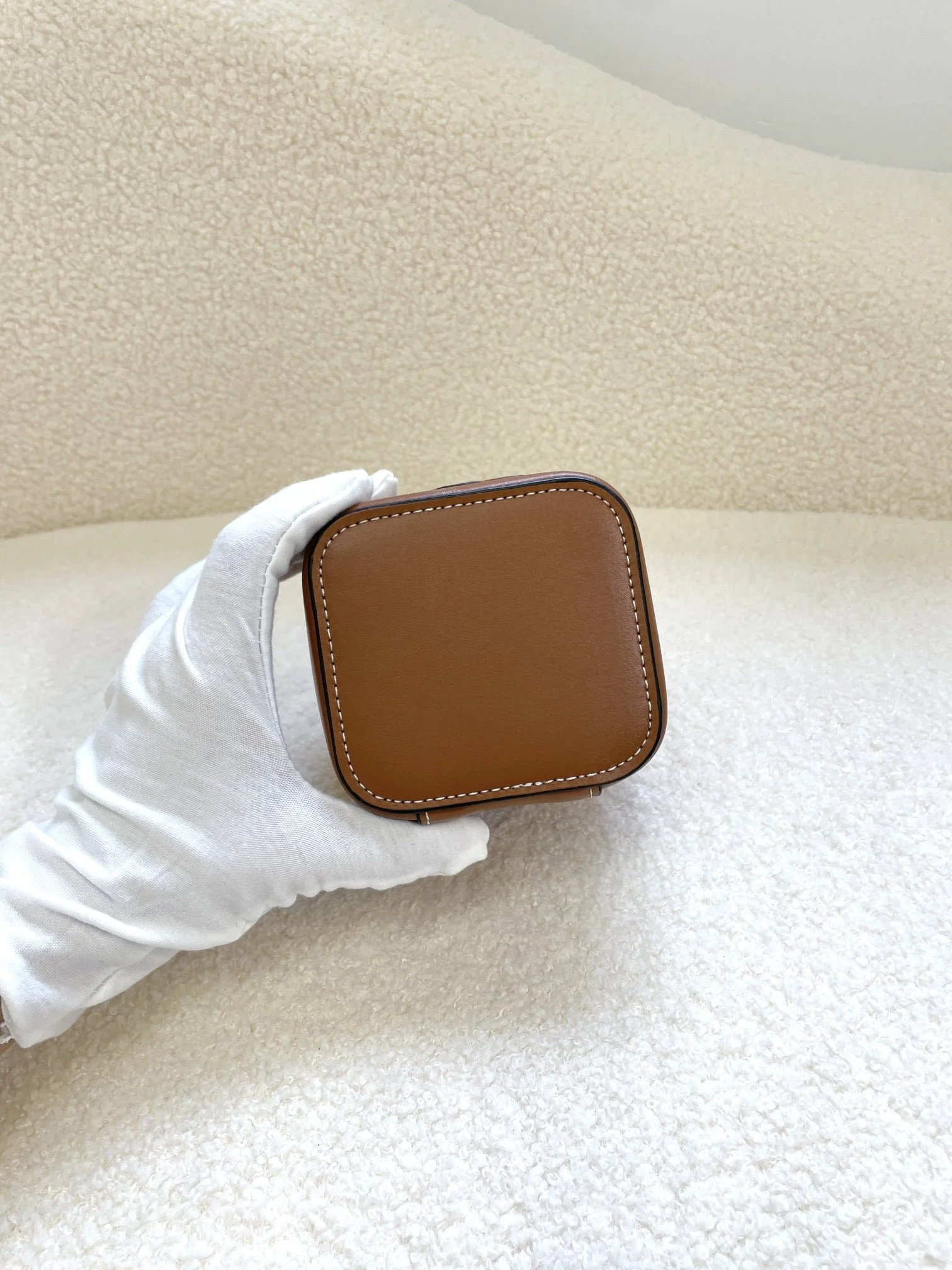 CELINE 23s Spring/Summer – Mini smooth leather makeup case Presbyopia pattern 8080 Size: 9.5* 8* 9cm - LITELUX