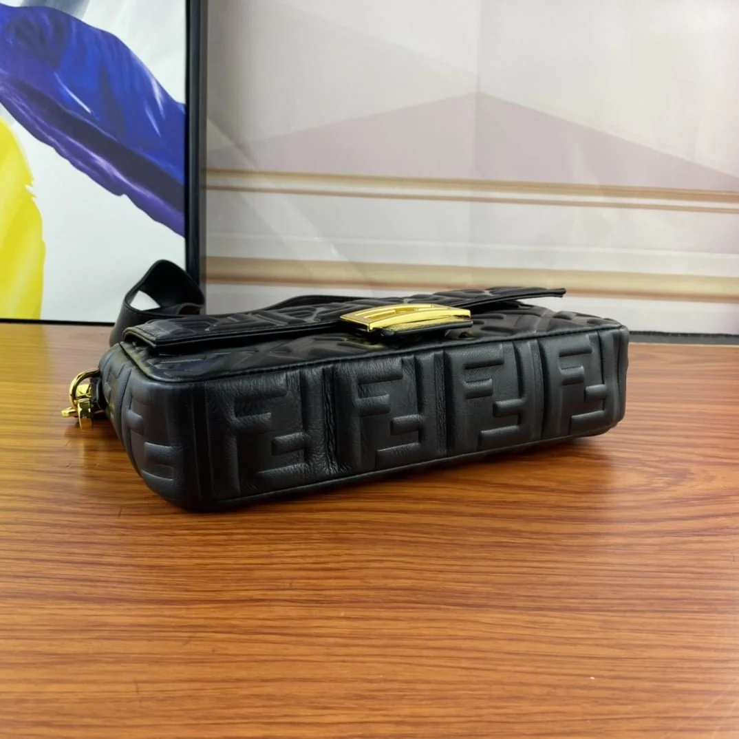 FENDI BAGUETTE Embossed design Black Handbag F0191 Size: 26x5x15cm - LITELUX