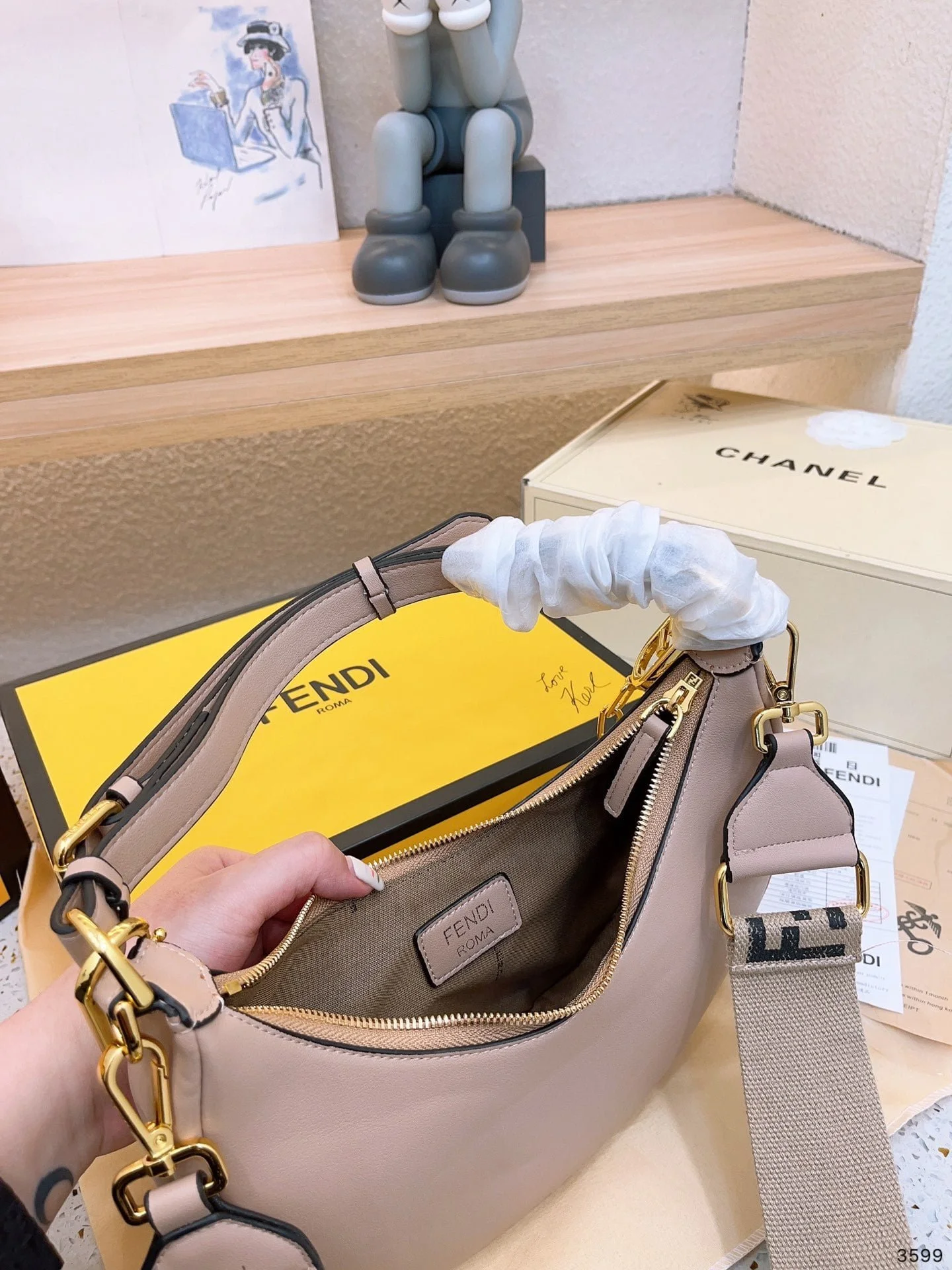 FENDI Patent leather half moon bag Light Pink with chain strap Size: 34*16cm - LITELUX