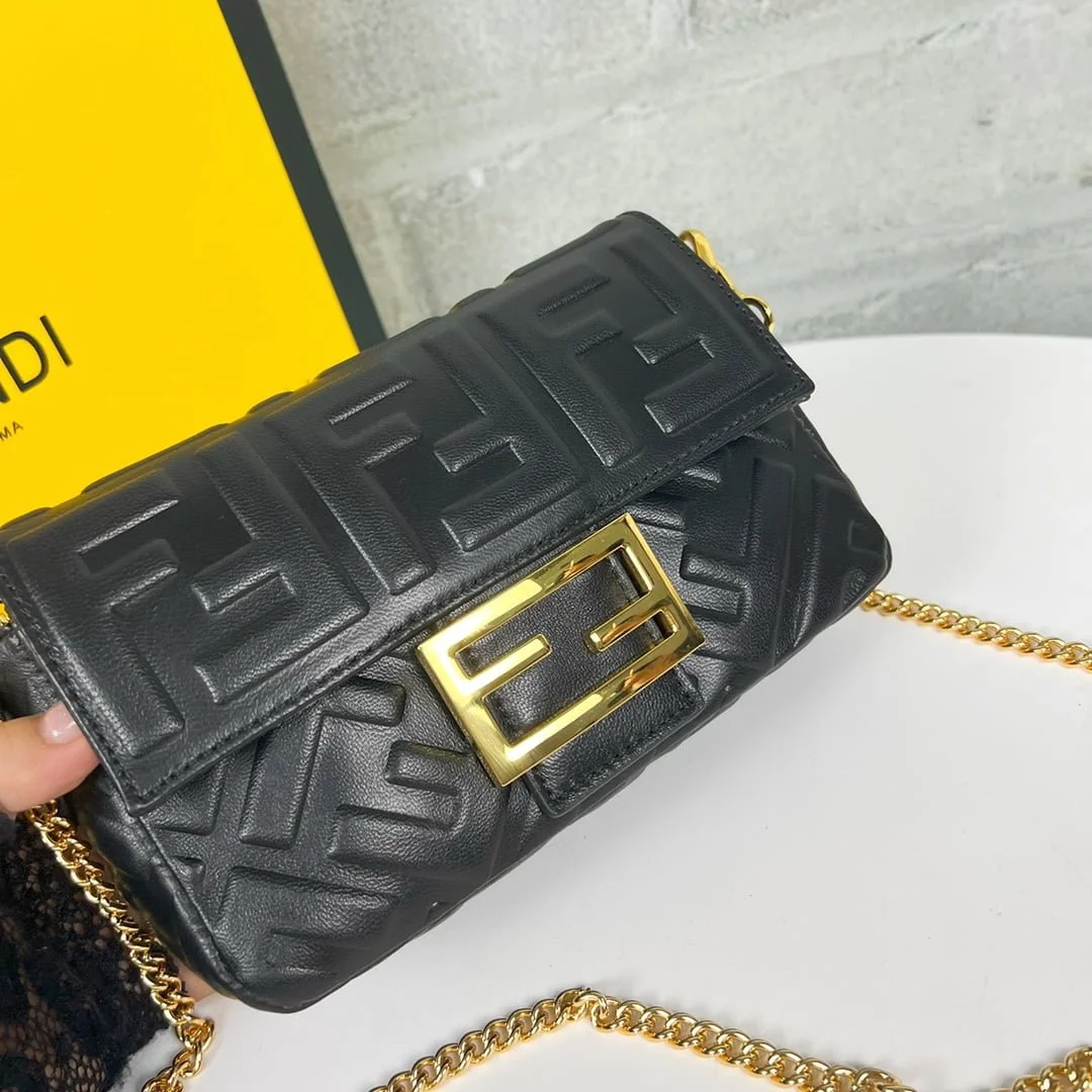 FENDI BAGUETTE Mini Chain Strap Black Handbag Size: 4*18*11cm - LITELUX