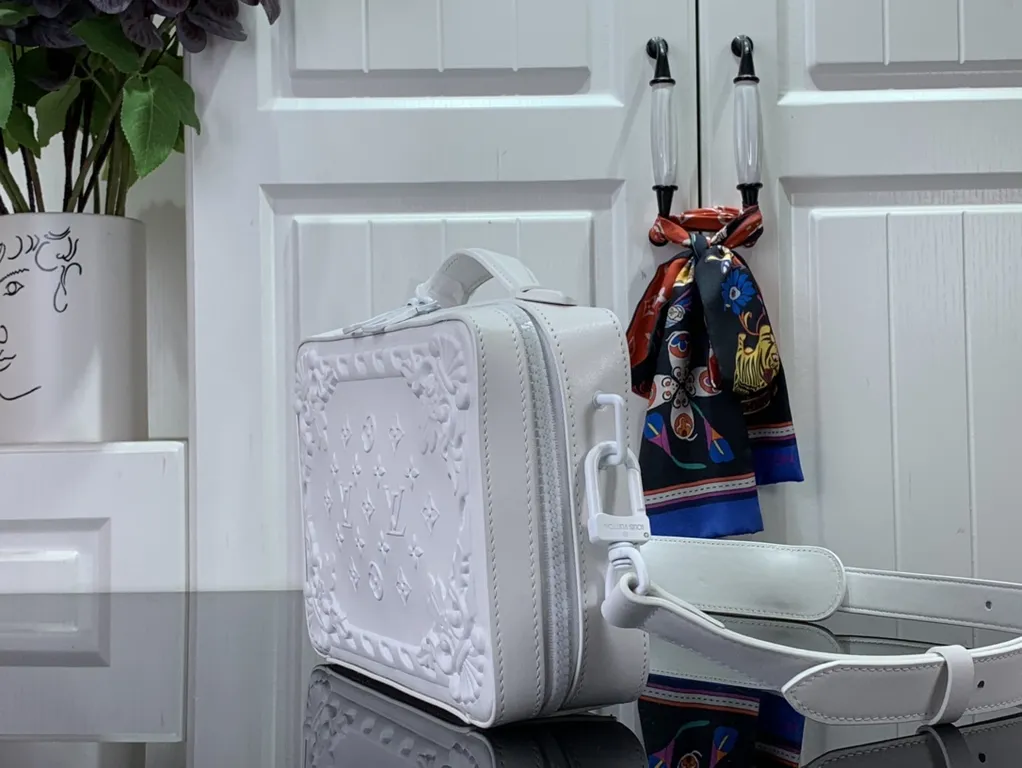 Louis Vuitton bag - LITELUX