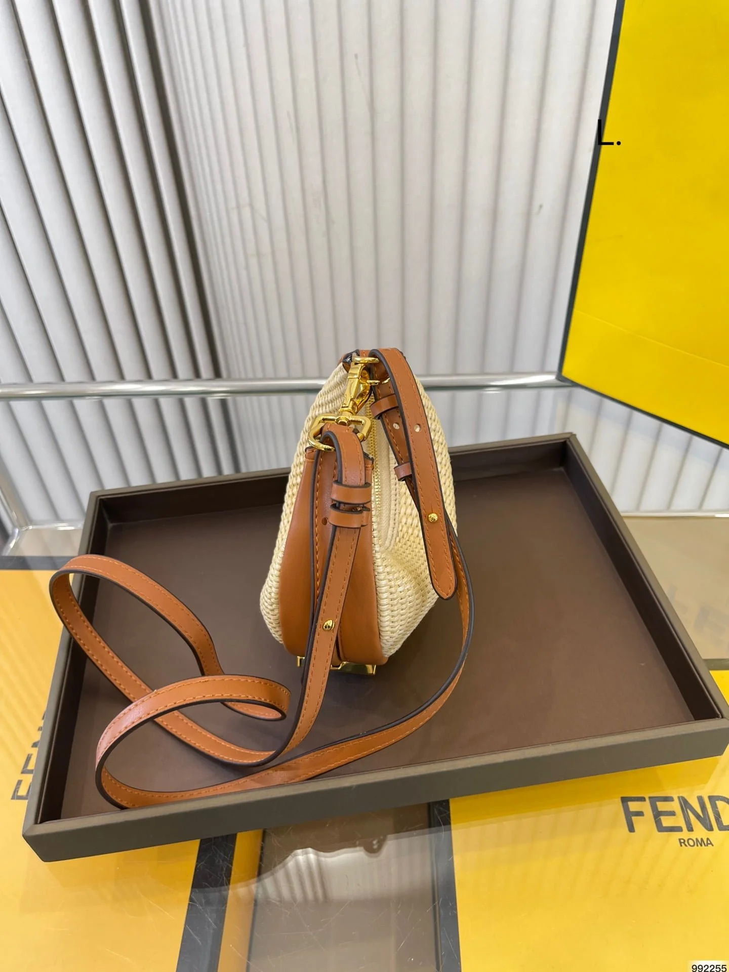 FENDI mini Straw half moon bag Pink Size: 18*9cm - LITELUX