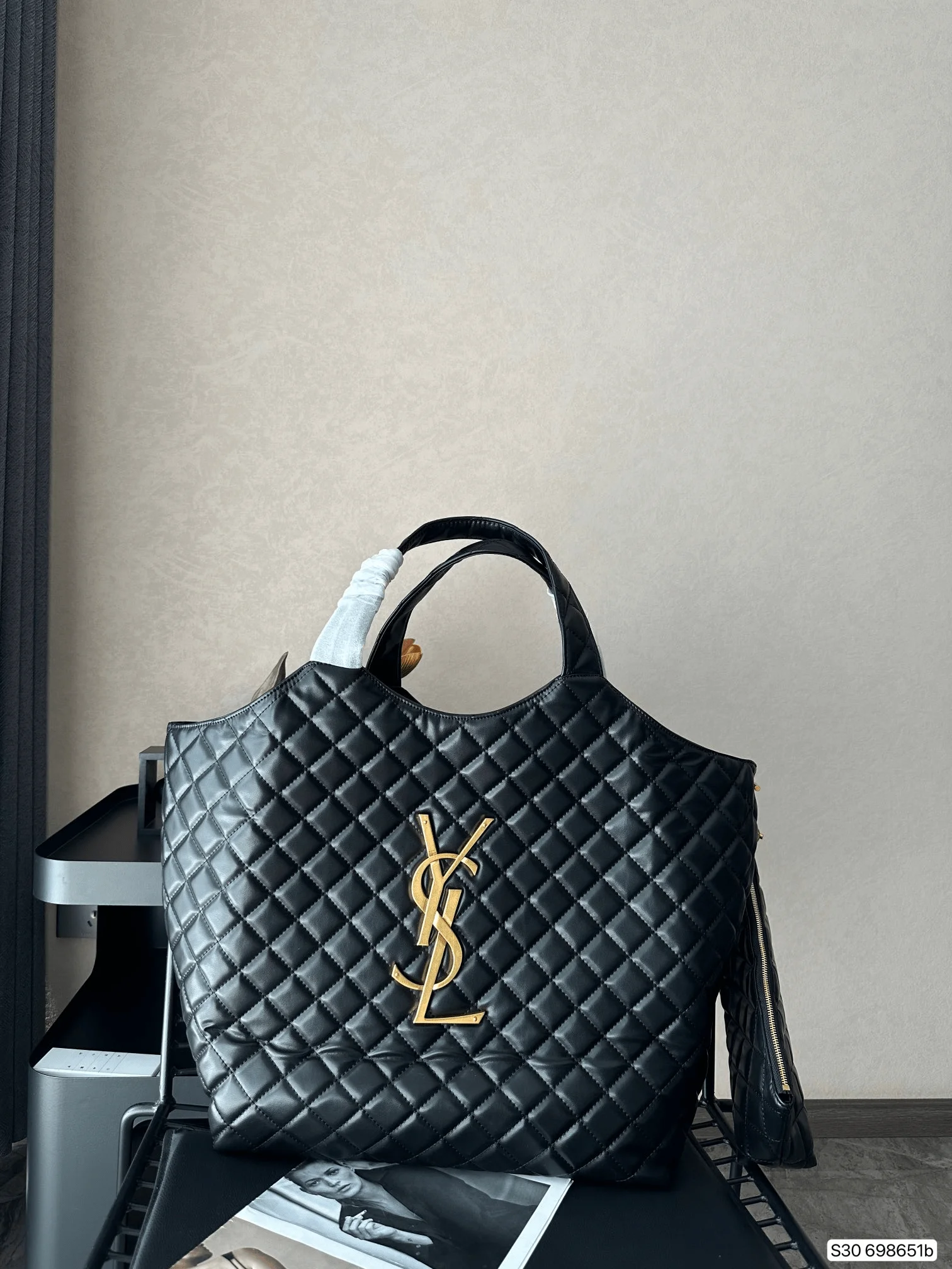 Icaremaxi Tote handbag model: 698651 - LITELUX