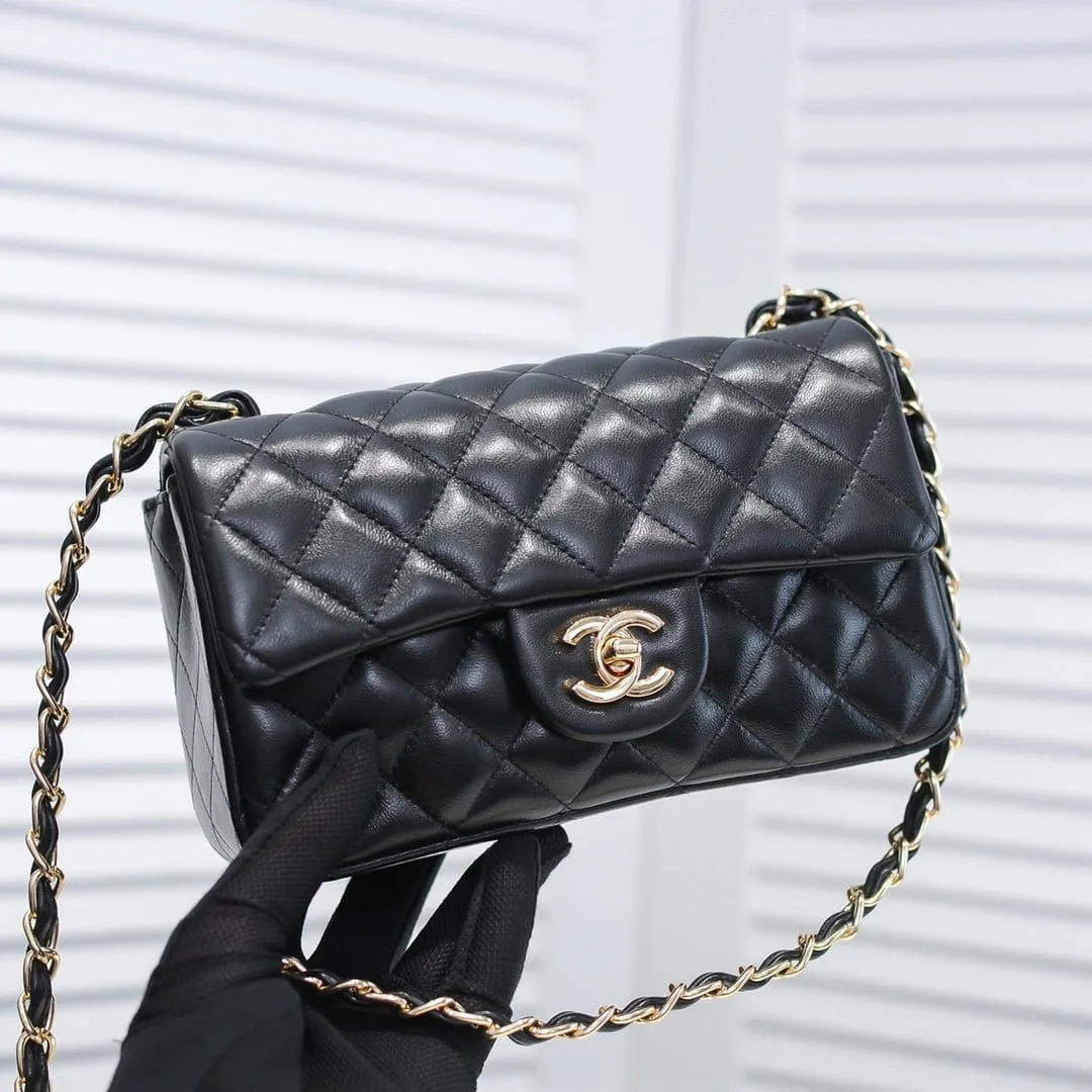 Chanel Lamb skin chain crossbody bag with gold hardware 1116 SIZE: 20*14*7cm/25.5*16*6.5cm/30*18*8cm - LITELUX