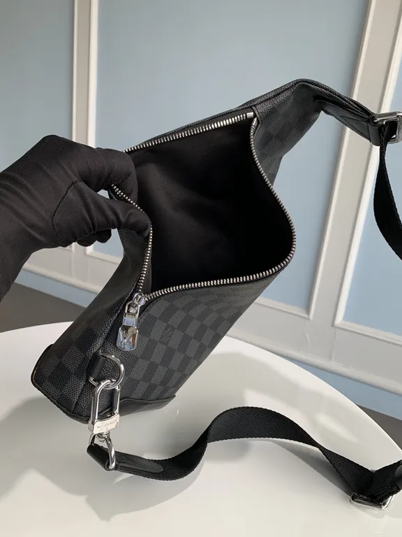 Louis Vuitton bag - LITELUX