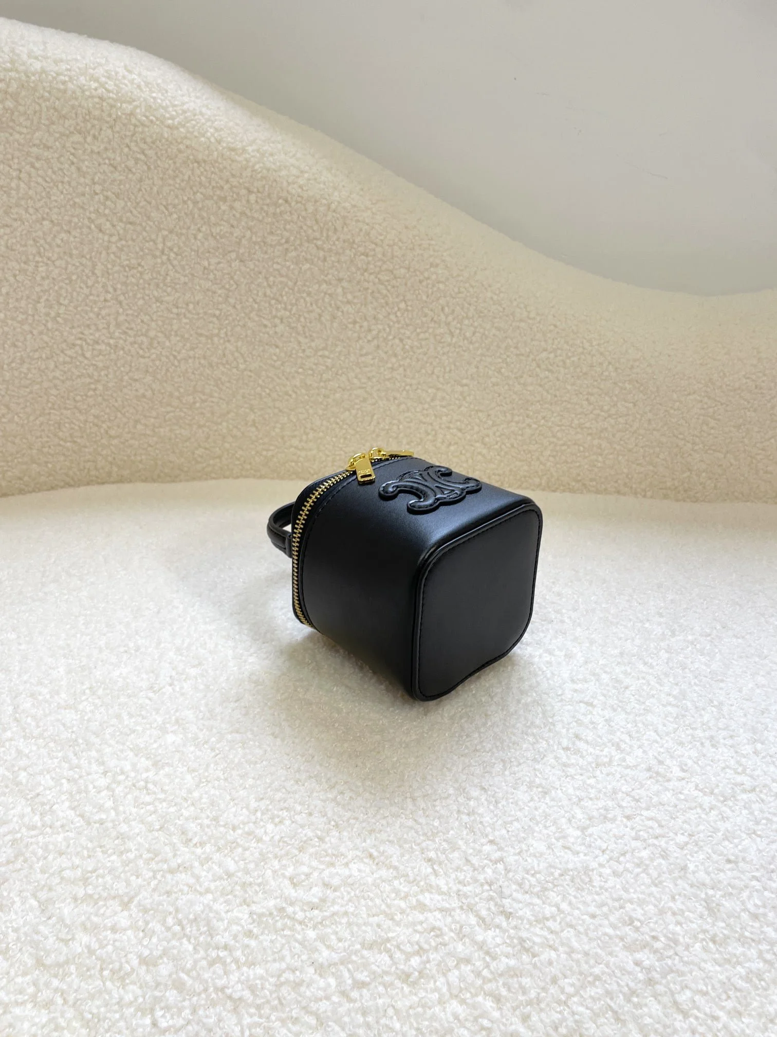CELINE 23s Spring/Summer – Mini smooth leather makeup case Black 8080 Size: 9.5* 8* 9cm - LITELUX