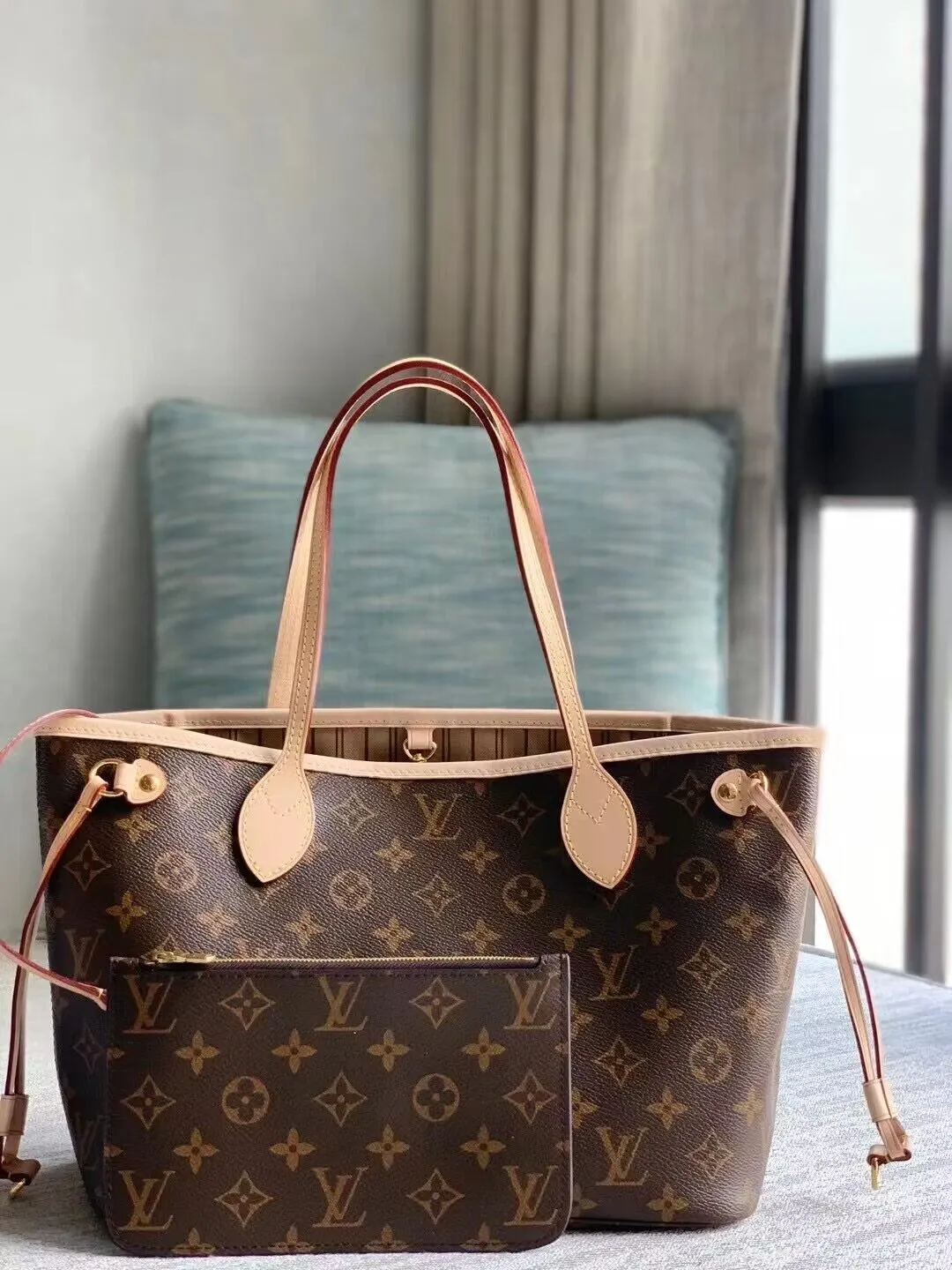 Louis Vuitton bag - LITELUX