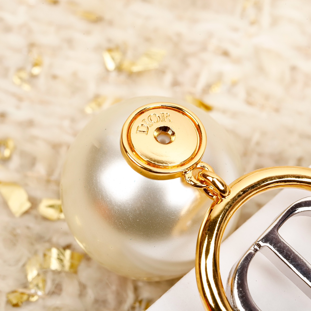 Christian Dior pearl earrings - LITELUX