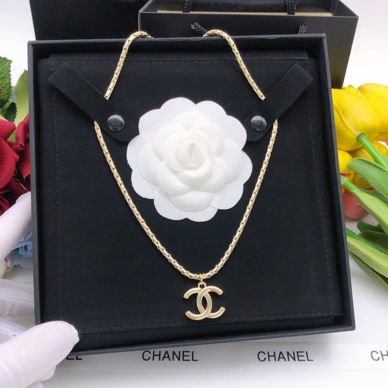 Chanel Necklaces - Gold - LITELUX
