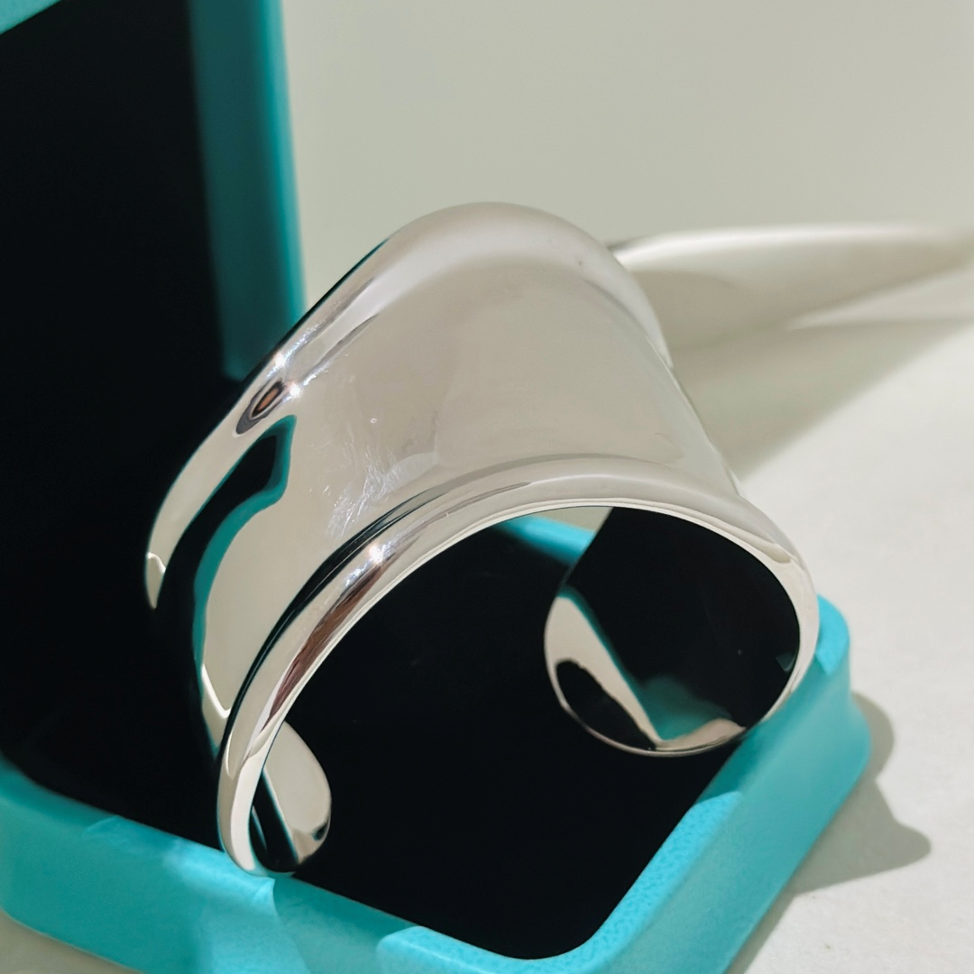 Tiffany Half Open Bracelet - LITELUX