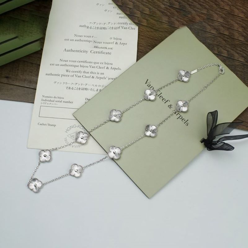 Van Cleef & Arpels Vca Five Flower Necklace - LITELUX