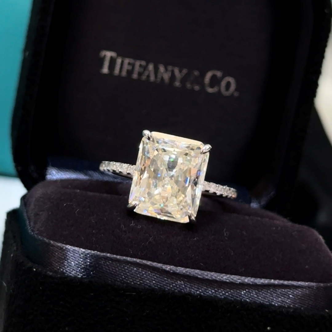 Tiffany Diamond Ring - LITELUX