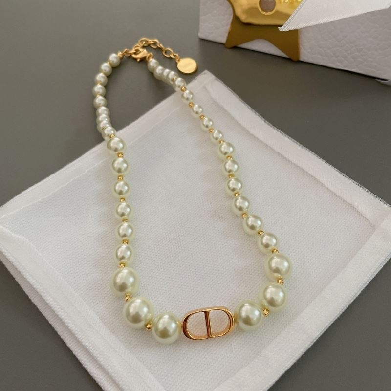 Christian Dior pearl necklace & Bracelets - White Pearl Necklace - LITELUX