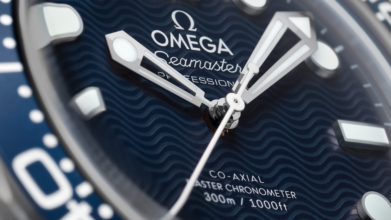 300m diving watch 42mm Master Chronometer James Bond 60th Anniversary Watch - LITELUX