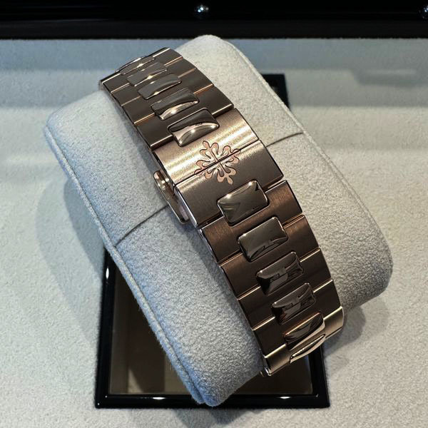 Nautilus 5712/1R-001 Moon Phase Rose Gold Watch 40mm - LITELUX