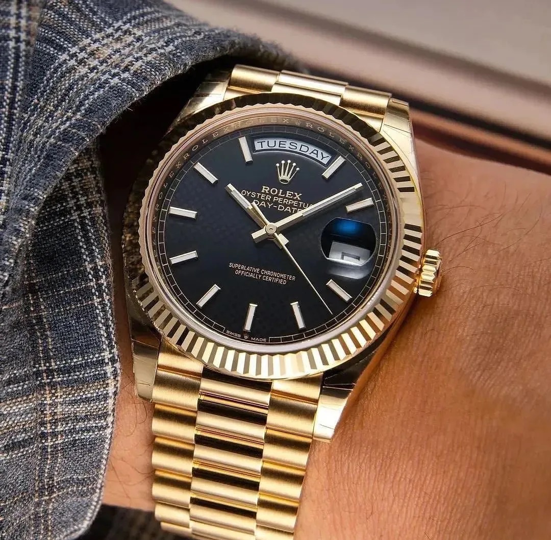 Rolex Day-Date Oyster 40 mm Yellow Gold Green Dial 228238 - LITELUX
