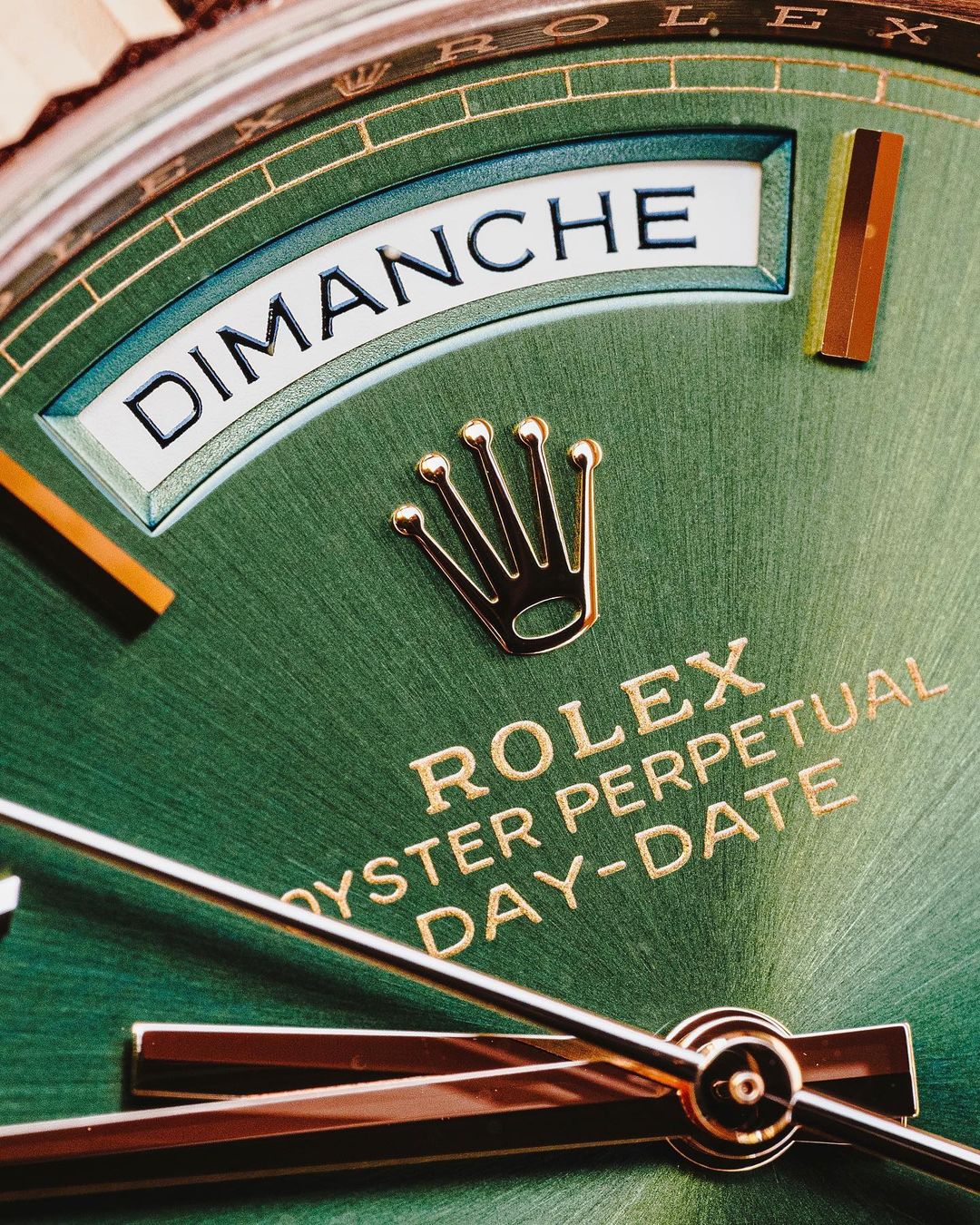 Rolex Day-Date Oyster 40 mm Yellow Gold Green Dial 228238 - LITELUX