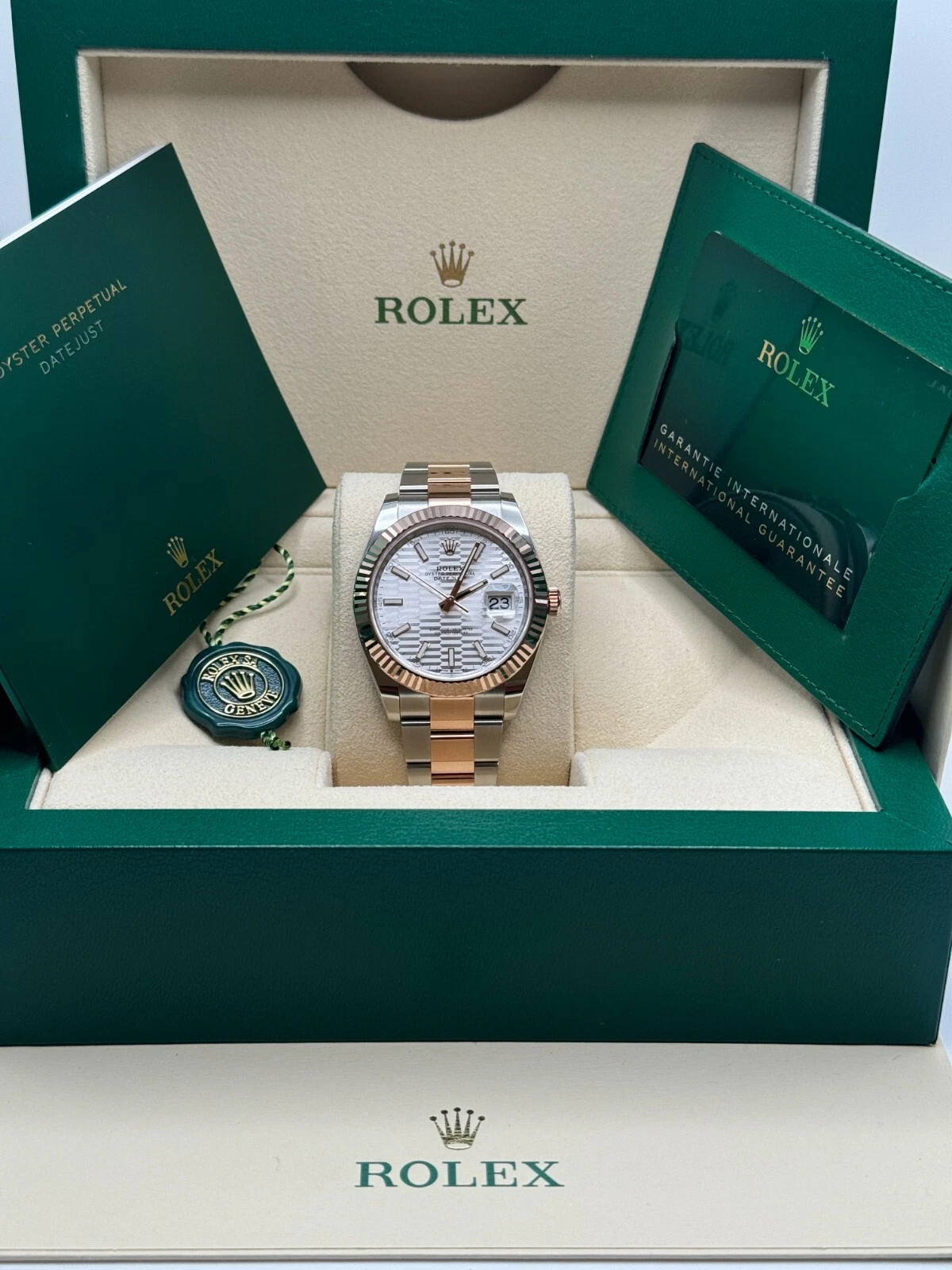RLX Datejust 41mm 126331 Silver Fluted Motif Dial Two Tone Stainless Steel & 18K Rose Gold Jubilee Bracelet Men's Watch - LITELUX