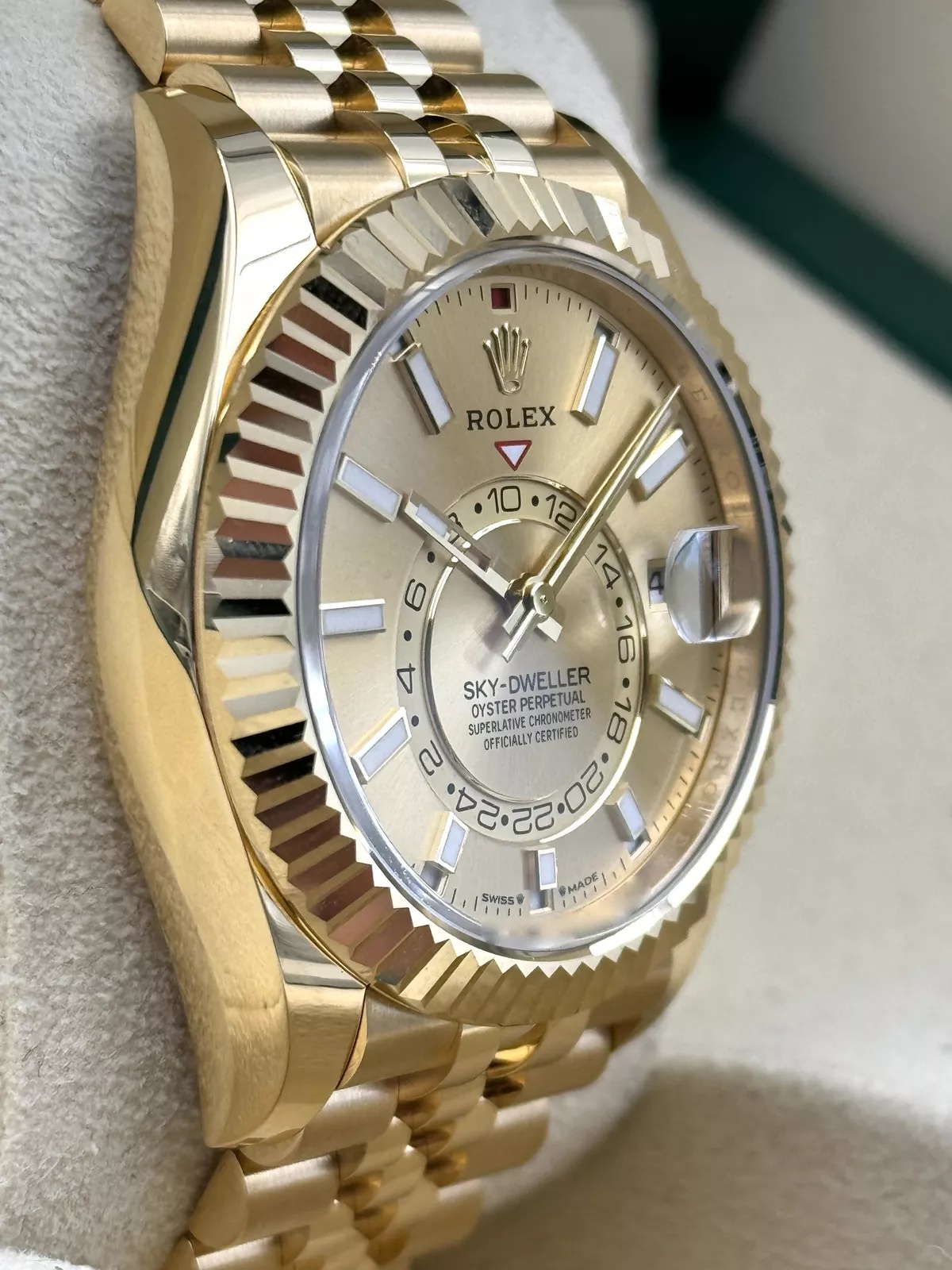 RLX Sky-Dweller 42mm 336938-0004 Yellow Gold Champagne Dial Jubilee - LITELUX